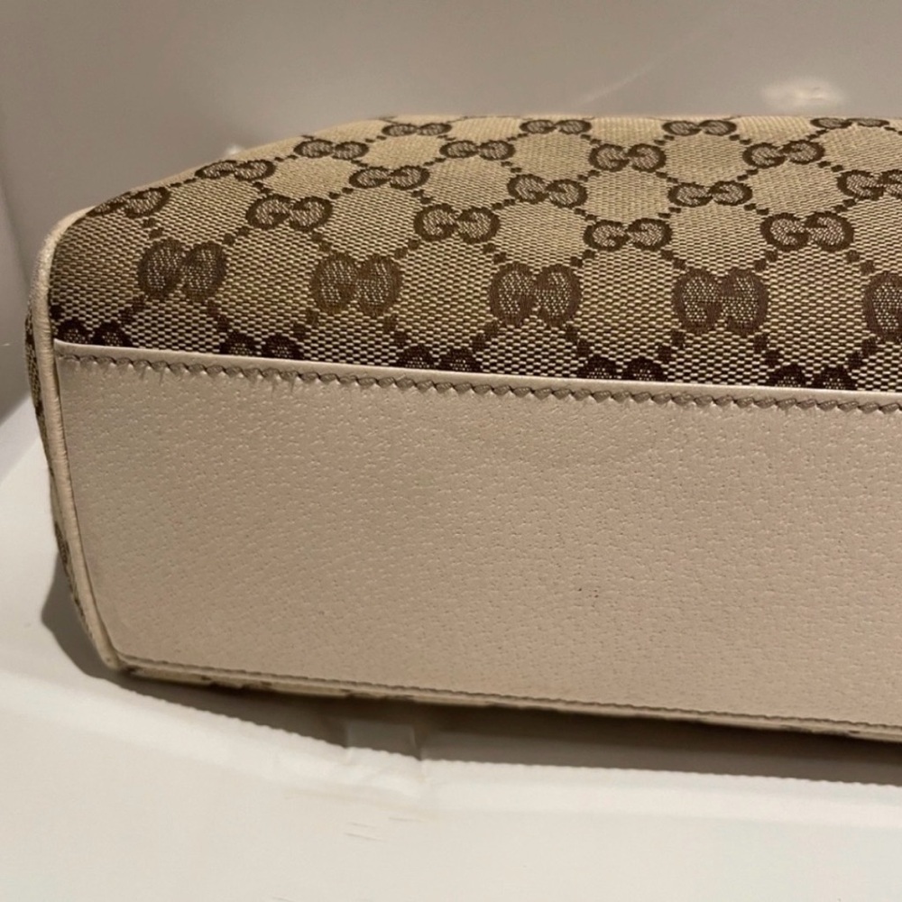 Gucci GG Canvas Leather White Charmy Medium Shoulder Bag - Picture 6 of 9